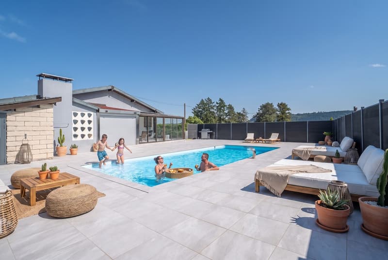 Propriété familiale avec piscine et beaux volumes à aménager (1)