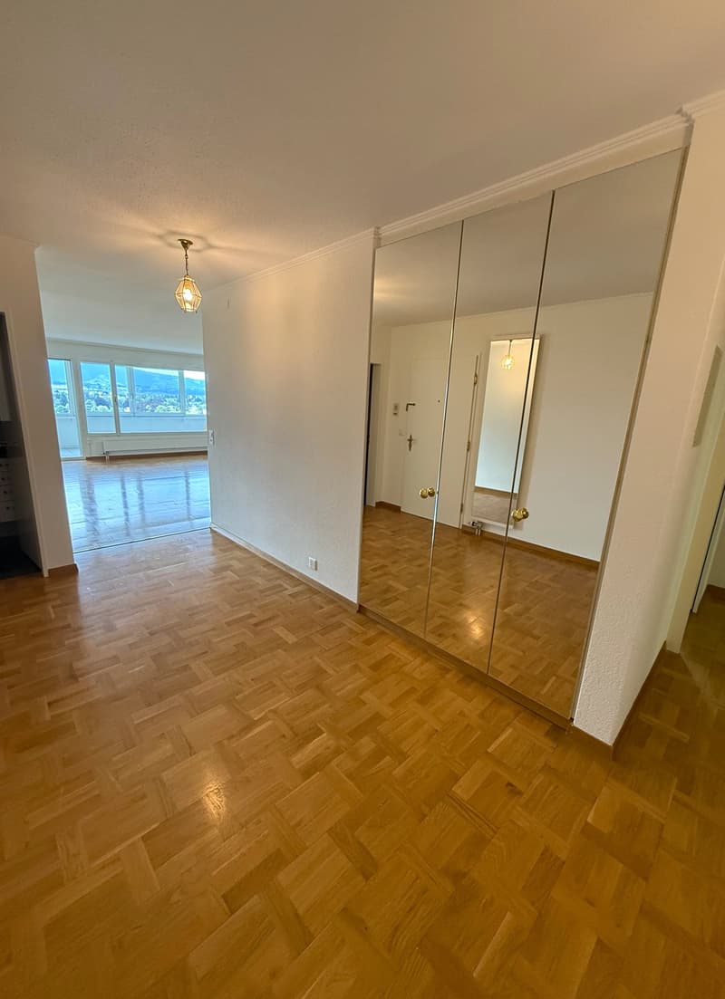 Grosszügige und helle 4.5-Zimmer-Wohnung mit Bergblick in Thun (8)