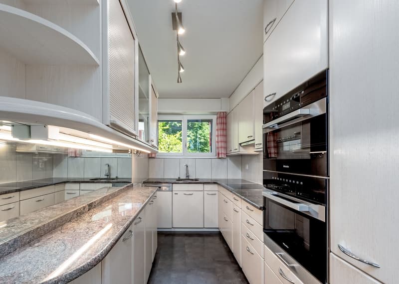 Grosszügige und helle 4.5-Zimmer-Wohnung mit Bergblick in Thun (9)