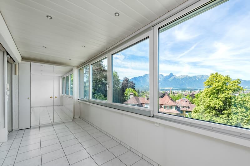 Grosszügige und helle 4.5-Zimmer-Wohnung mit Bergblick in Thun (3)