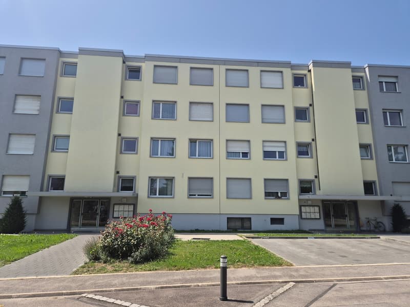 Aussenparkplatz in Heimberg zu vermieten (1)
