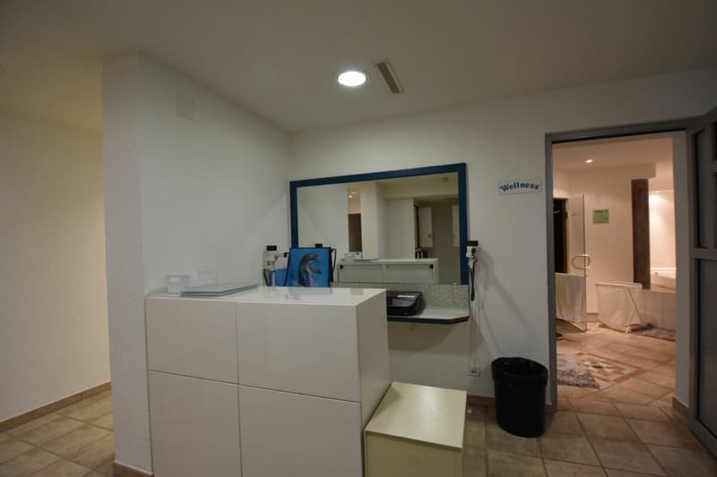Spacious commercial premises in Leukerbad (9)