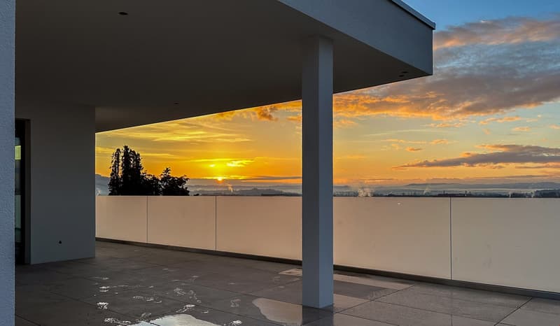 Ged. Sitzplatz bei Sonnenaufgang