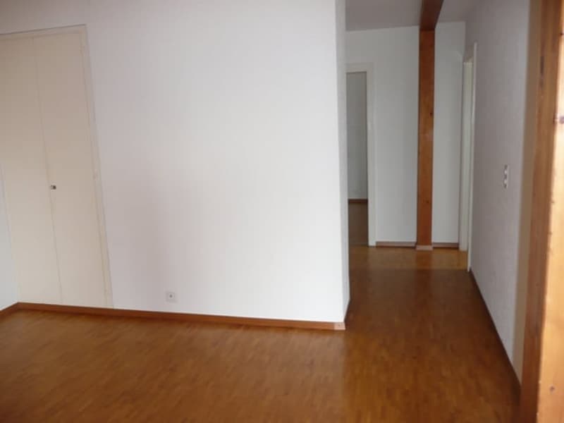 Grand appartement de 2,5 pièces avec balcon et vue panoramique (10)