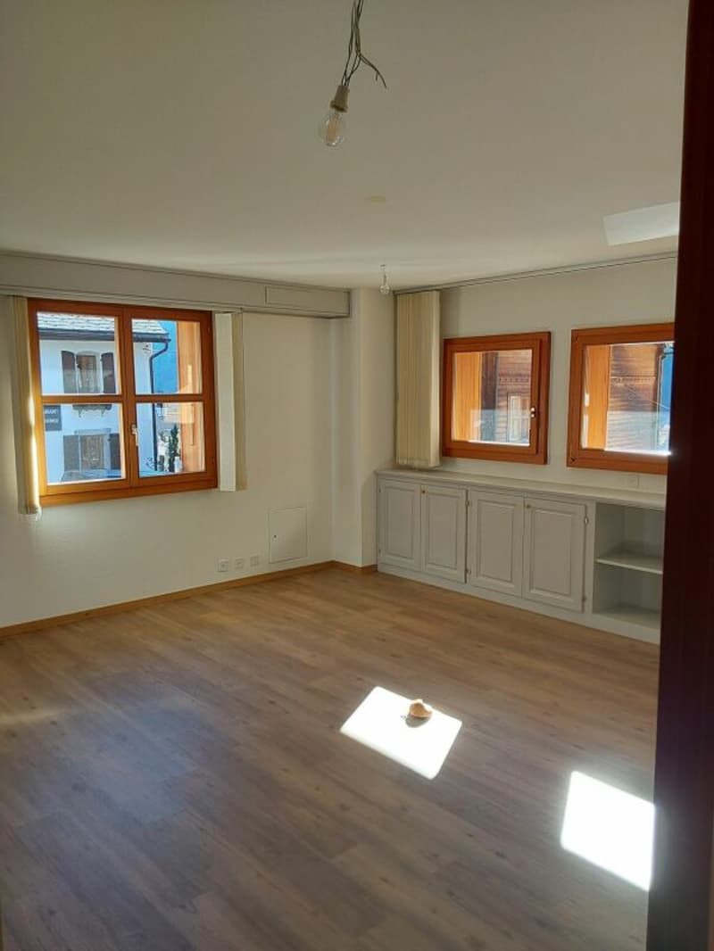 Bureau (3)