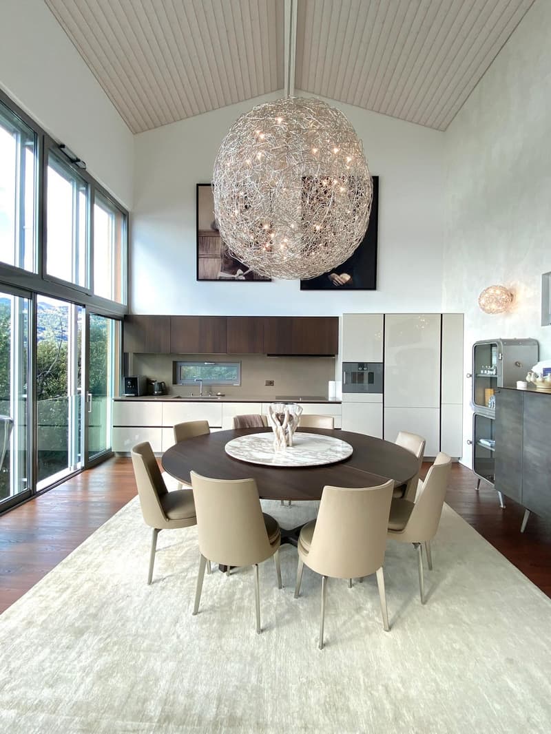 Lofty modern home with breathtaking lake views (4)