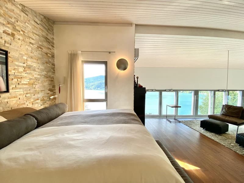 Lofty modern home with breathtaking lake views (7)