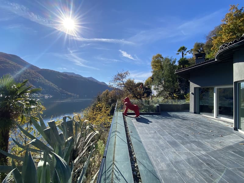 Stylish villa with private Spa & pool overlooking the lake (2)