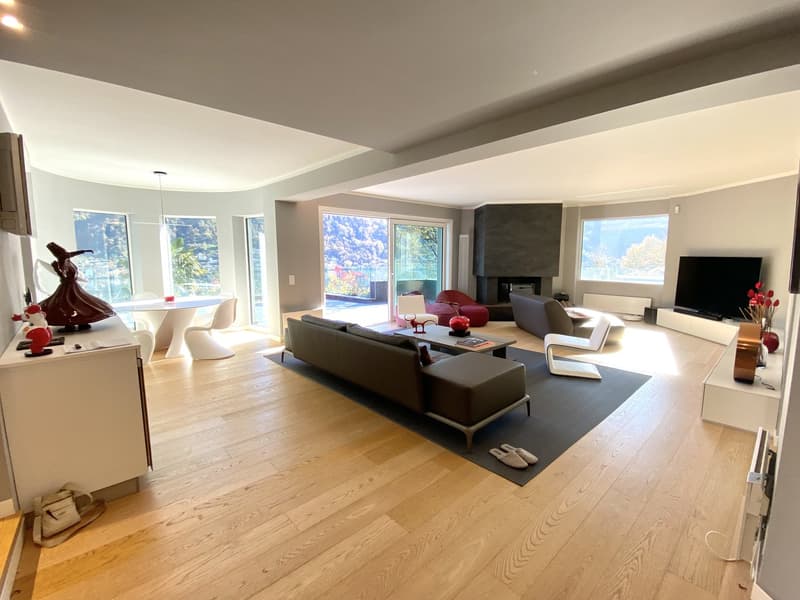 Stylish villa with private Spa & pool overlooking the lake (5)