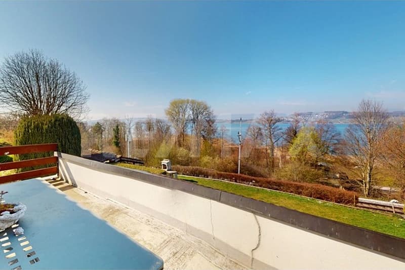 Paradies mit Blick auf den Murtensee zwei Wohnungen, Garten & viel Charme (8)