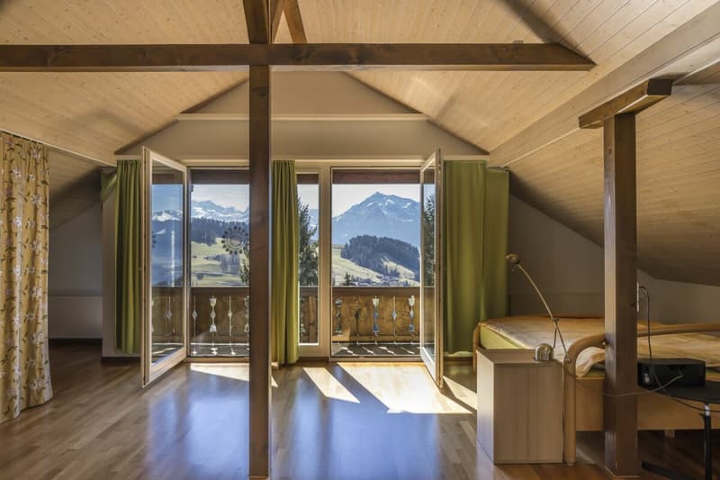 GROSSEN IMMOBILIEN - Charmantes Chalet mit See- und Bergsicht in Goldiwil (8)