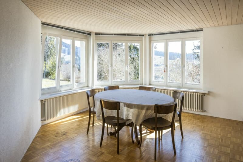GROSSEN IMMOBILIEN - Charmantes Chalet mit See- und Bergsicht in Goldiwil (11)