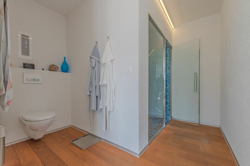 GROSSEN IMMOBILIEN - Exklusives 5.5-Zimmer-Terrassenhaus mit Panorama auf Aaretal und Berner Alpen (11)