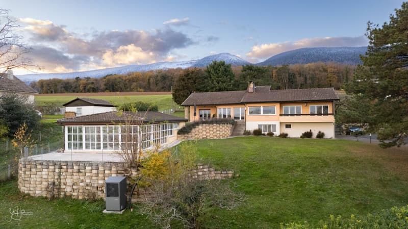 VENDU - Villa individuelle avec piscine et vue de rêve (11)