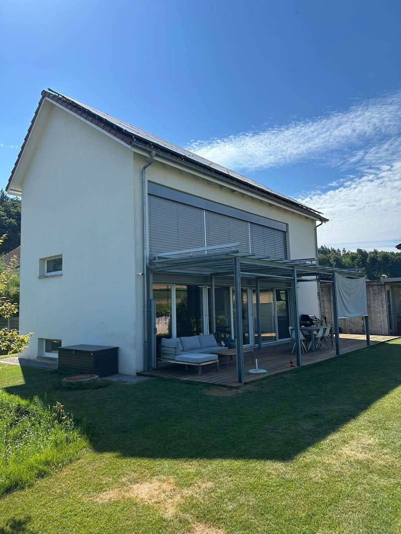 Wohnoase - Freistehendes Einfamilienhaus in Top-Zustand (2)