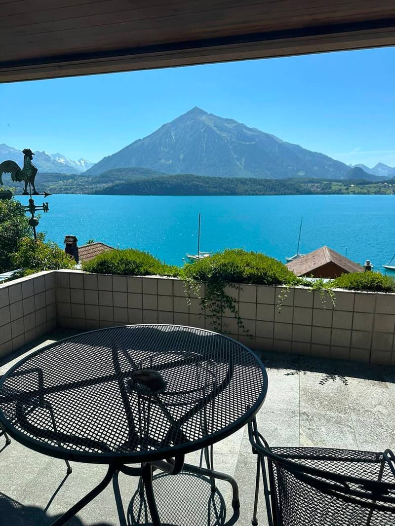 WOHNEN, WO ANDERE FERIEN MACHEN - PANORAMASICHT AUF SEE UND BERGE (1)