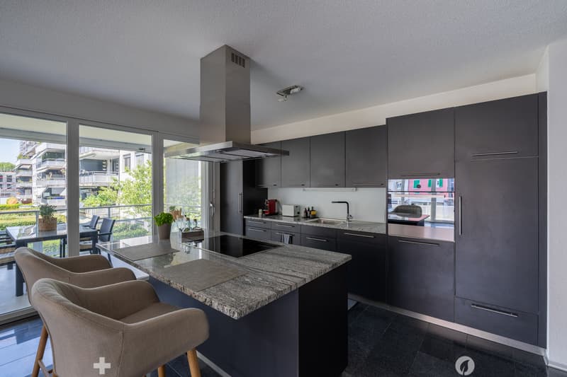 Wohnen mit Komfort: Geräumige 5.5-Zimmer-Wohnung in Biel! (4)