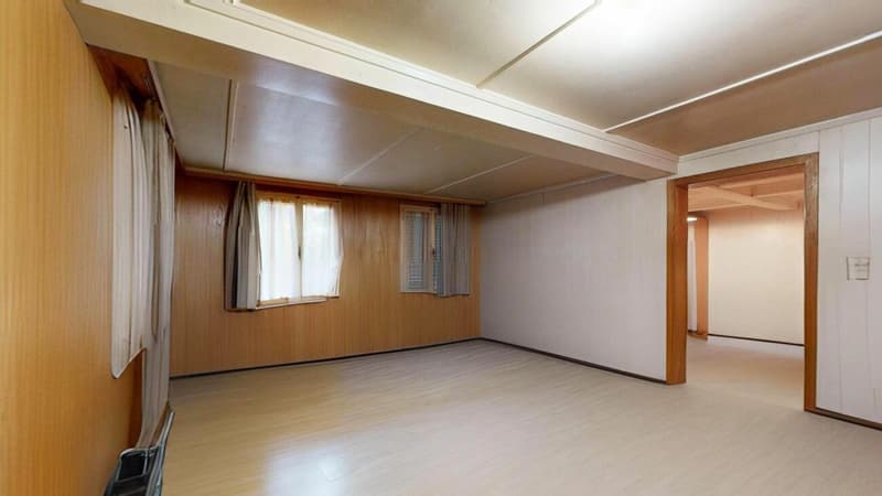 Casa a due famiglie con necessità di ristrutturazione e lotto edificabile supplementare (8)