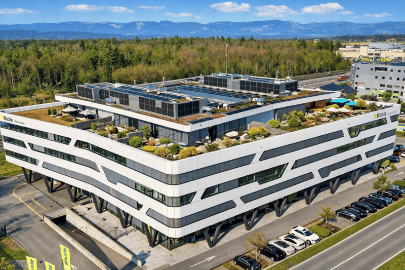 Modern commercial space in the "Paradies" business park (2)
