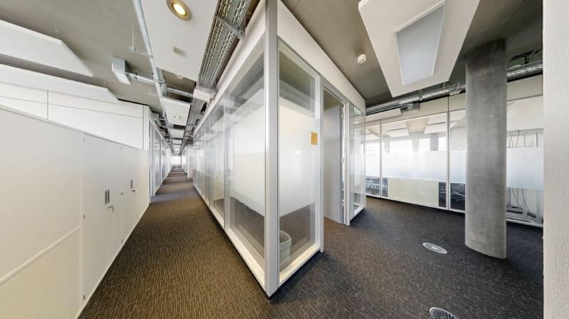 904 m2 d'espace commercial/bureaux (10)