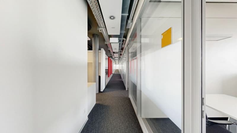904 m2 d'espace commercial/bureaux (9)