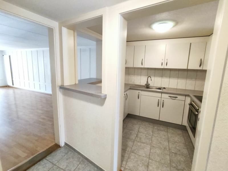 Grosszügige 4.5 Zi. Altstadtwohnung mit Balkon (6)