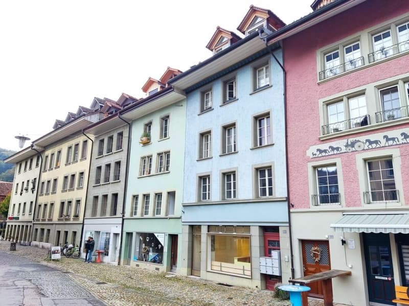 Grosszügige 4.5 Zi. Altstadtwohnung mit Balkon (3)
