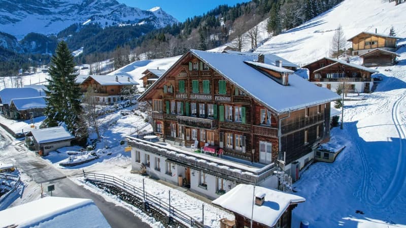 Riesiges EFH im Naturparadies in Saxeten (16)