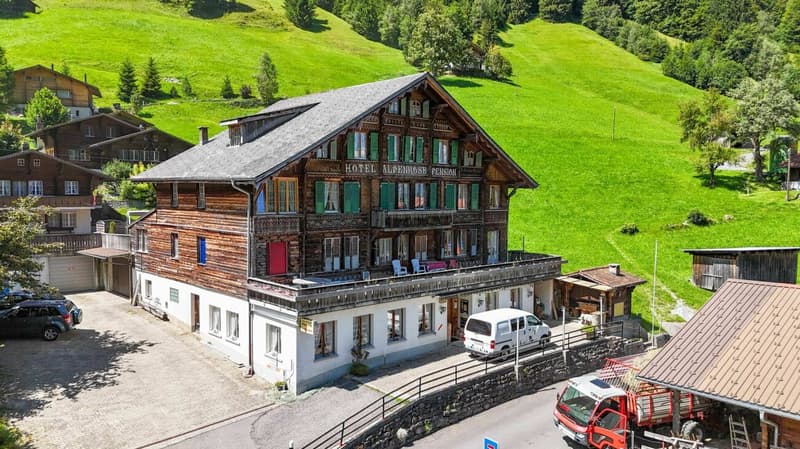 Riesiges EFH im Naturparadies in Saxeten (3)