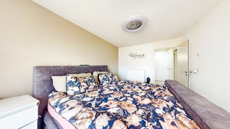 Moderne Wohnung mit Atelier in Neuenegg (5)