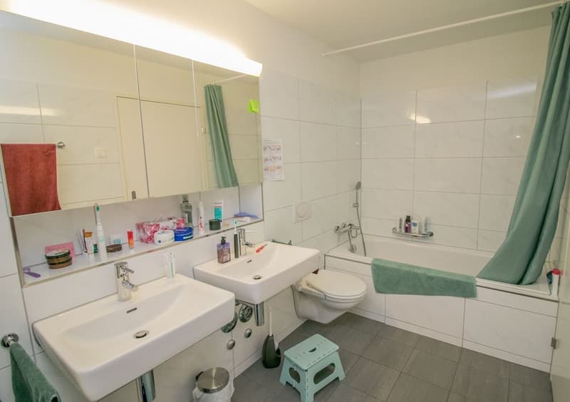Badezimmer mit Badewanne