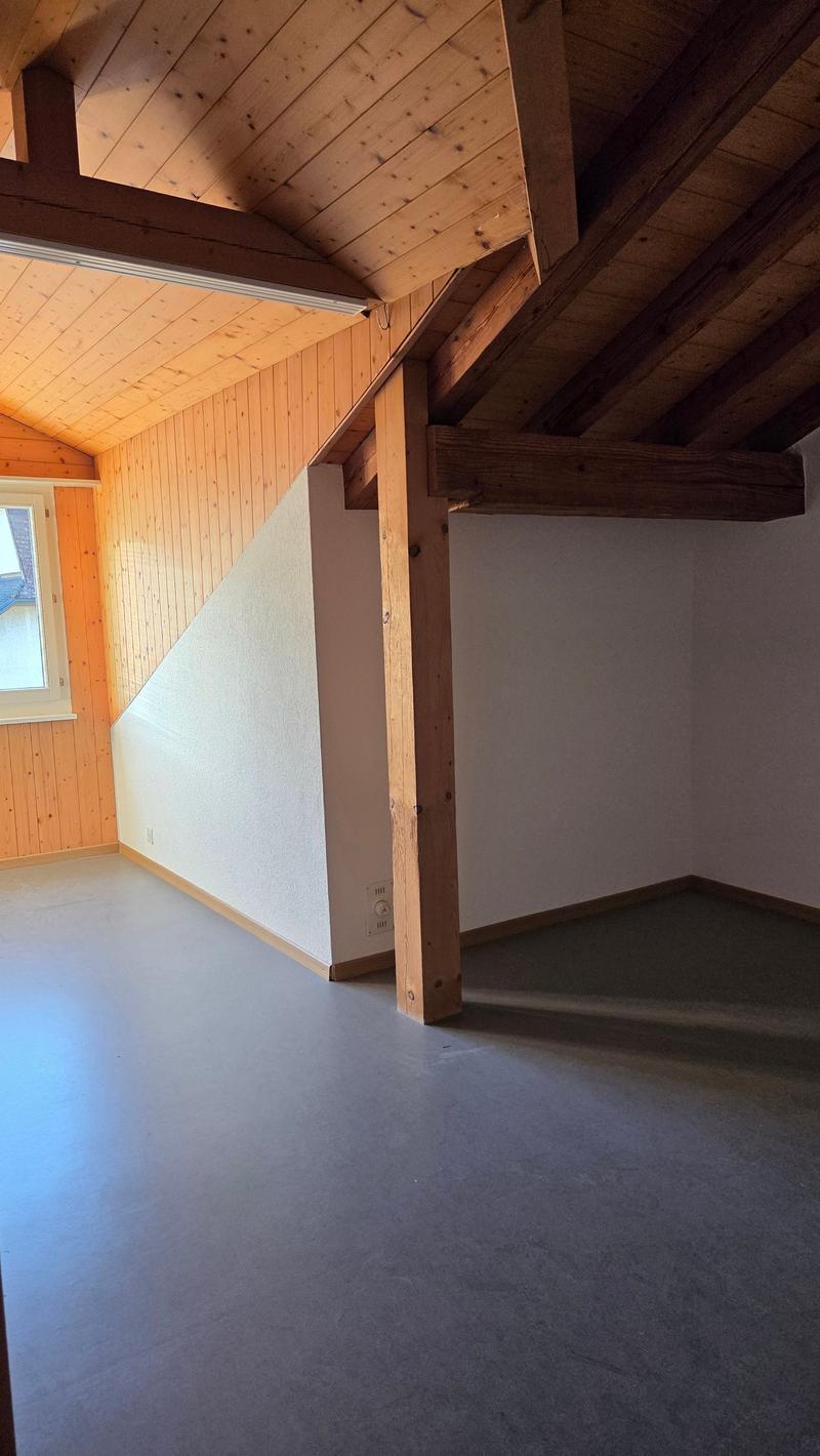Logement en duplex situé entre le centre-ville et la gare CFF (8)
