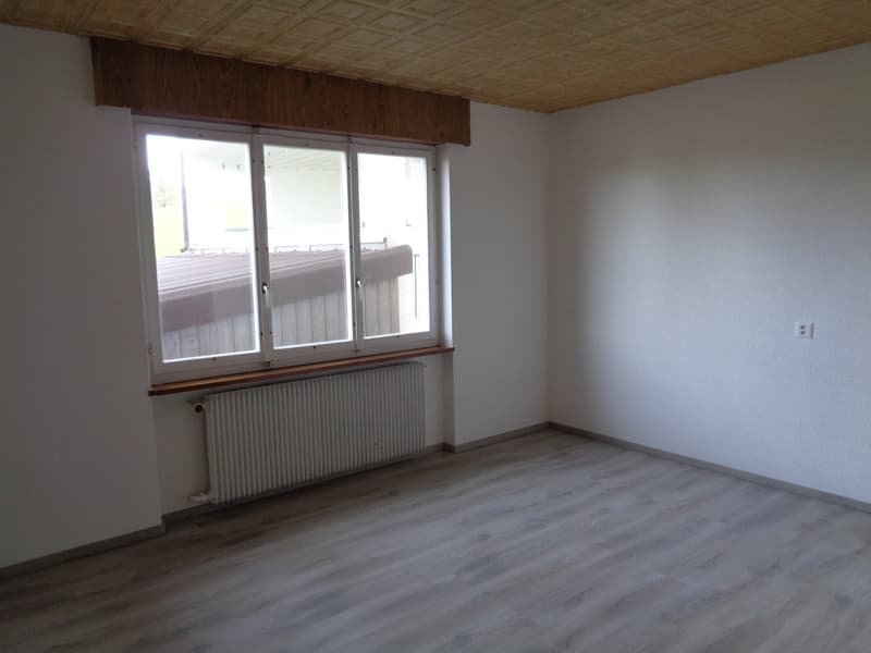 Appartement de 4.5 pièces sur les hauts du village avec balcon. (11)