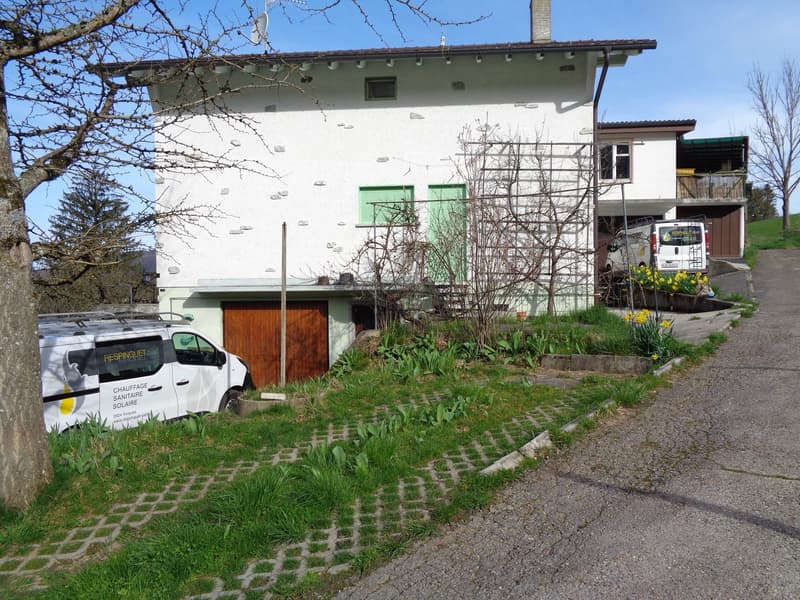 Appartement de 4.5 pièces sur les hauts du village avec balcon. (16)