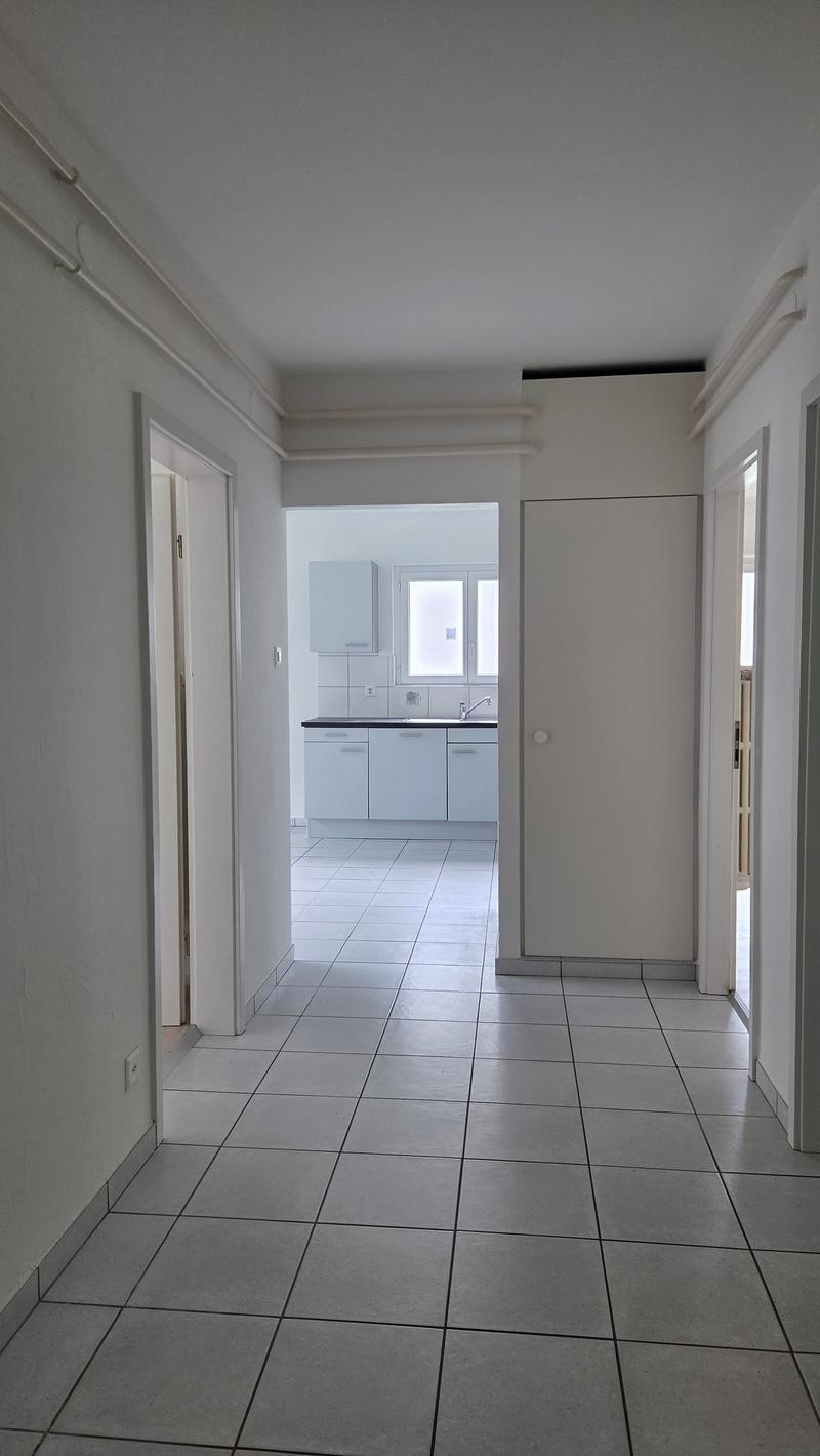 Appartement situé dans un petit immeuble de 4 logements. (12)