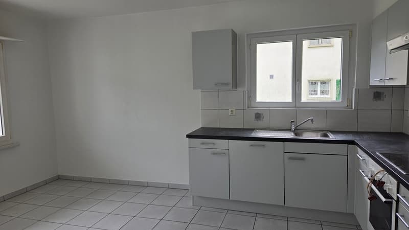 Appartement situé dans un petit immeuble de 4 logements. (2)