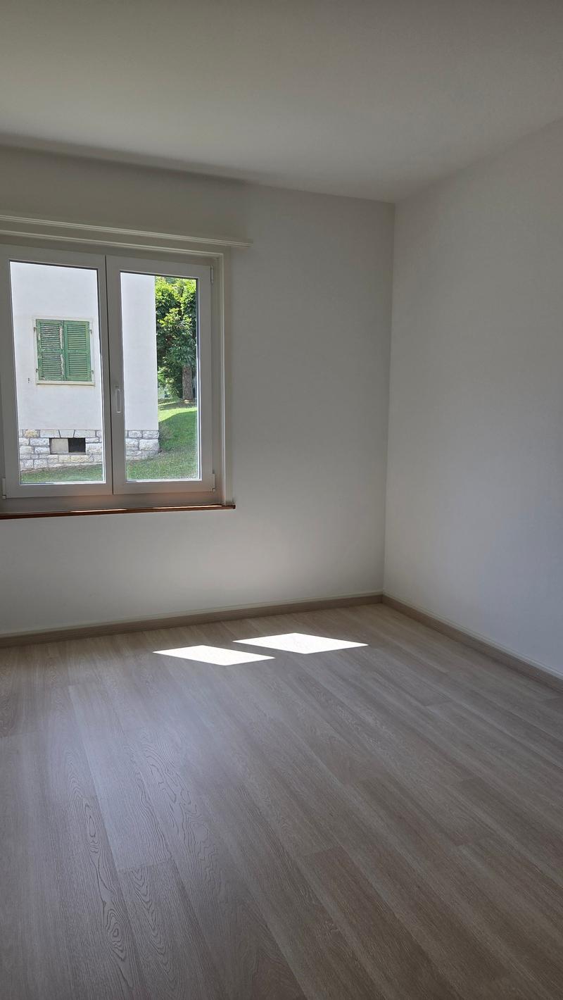 Appartement situé dans un petit immeuble de 4 logements. (6)