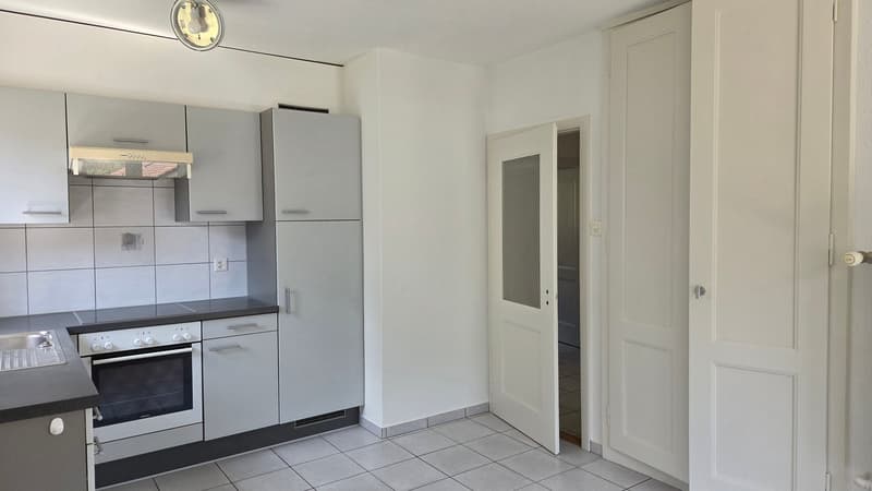 Appartement situé dans un petit immeuble de 4 logements. (3)