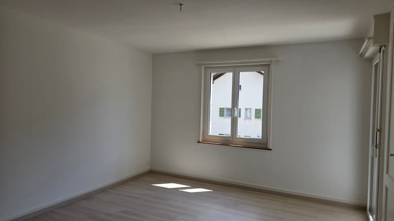 Appartement situé dans un petit immeuble de 4 logements. (7)