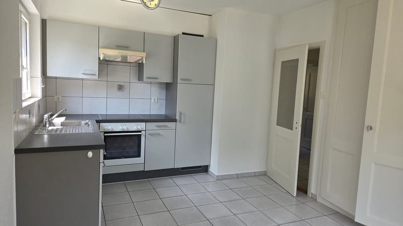 Appartement situé dans un petit immeuble de 4 logements. (2)