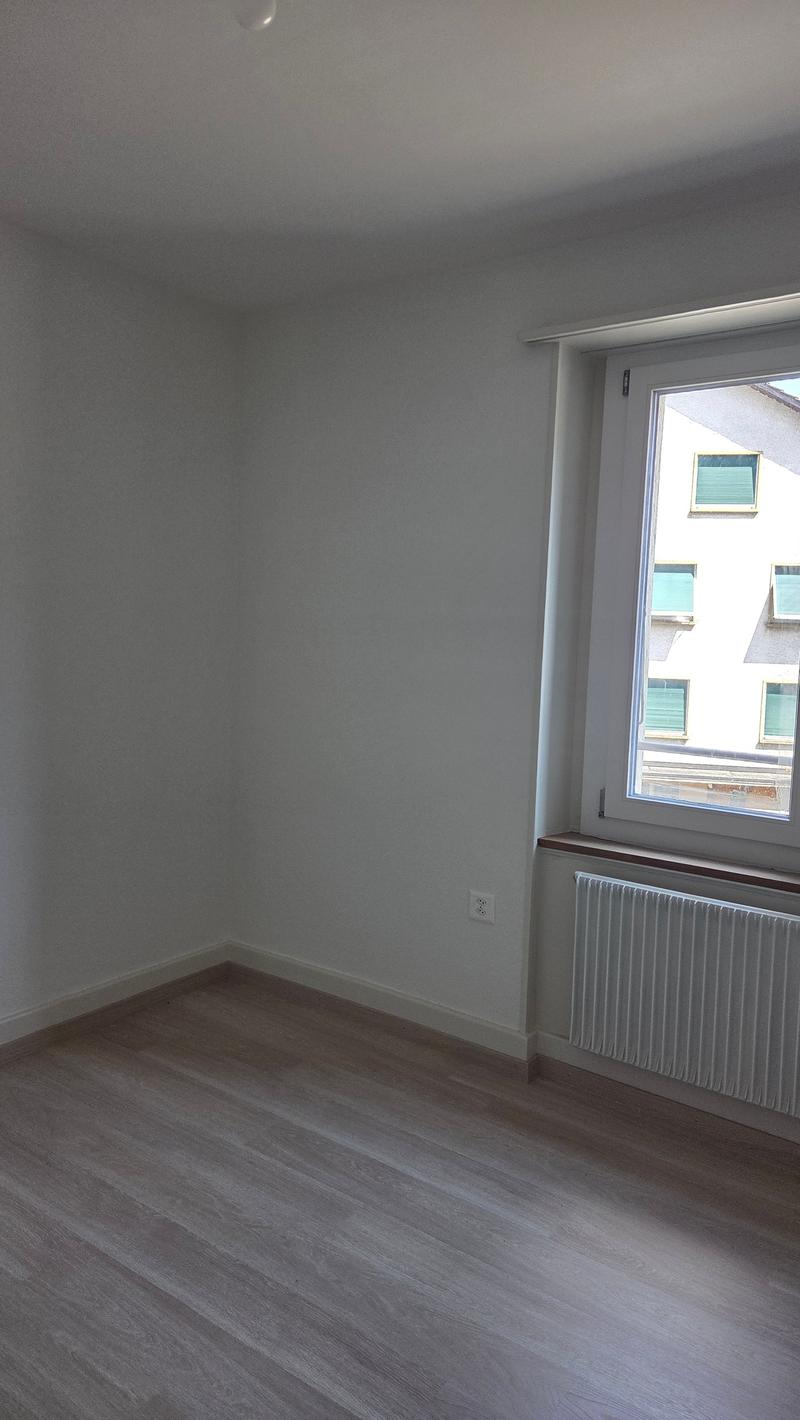 Appartement situé dans un petit immeuble de 3 étages. (5)