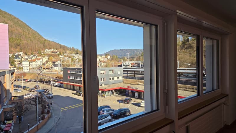 Appartement situé à côté de la gare CFF. (9)