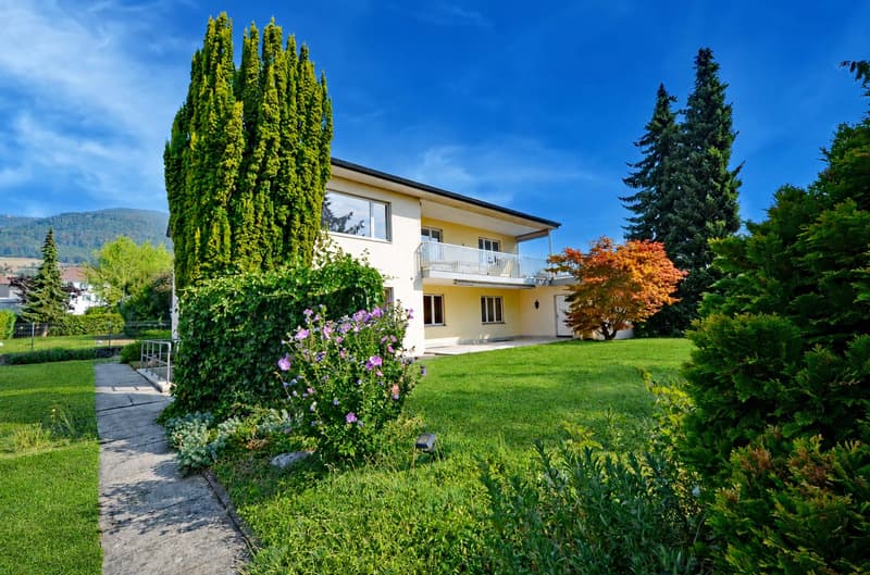 Haus mit zwei Wohneinheiten an zentraler Lage (1)