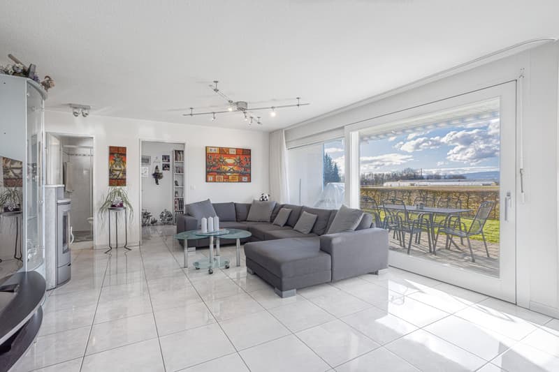 Sonnige 4½-Zimmer Erdgeschosswohnung an ruhiger Lage mit herrlicher Weitsicht und Gartenanteil