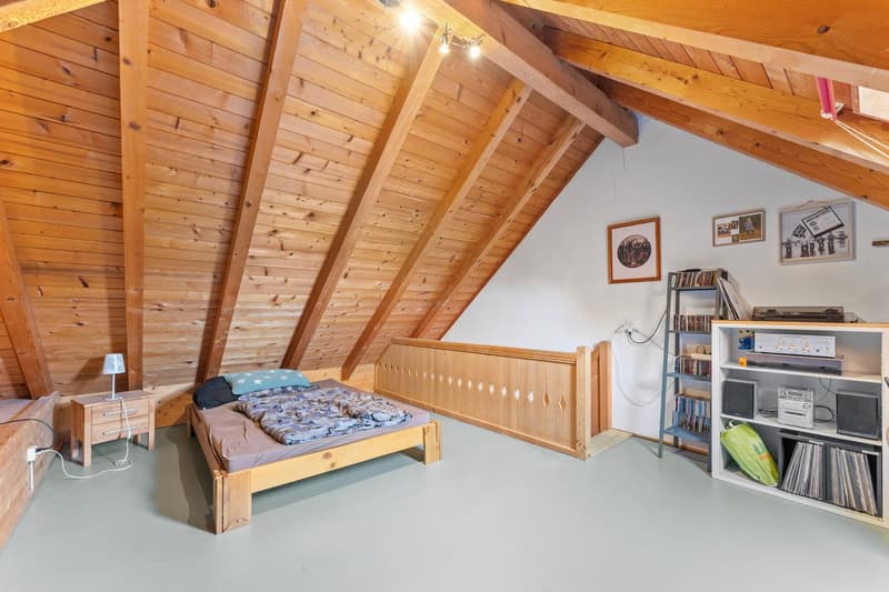 4.5-Zimmer-Maisonette mit Cheminée, Galerie und Weitsicht ins Grüne (12)
