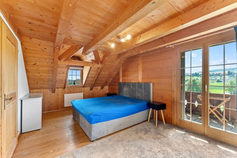 4.5-Zimmer-Maisonette mit Cheminée, Galerie und Weitsicht ins Grüne (9)
