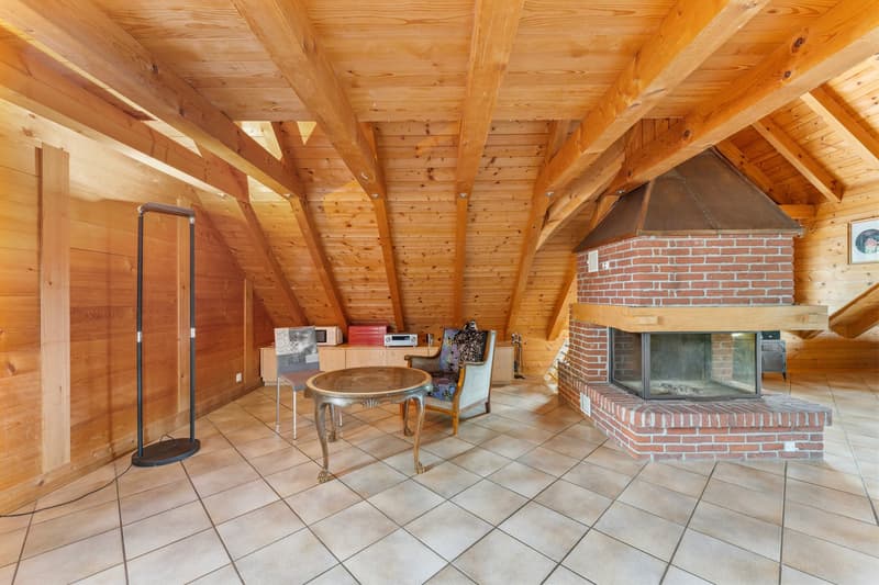 4.5-Zimmer-Maisonette mit Cheminée, Galerie und Weitsicht ins Grüne (6)