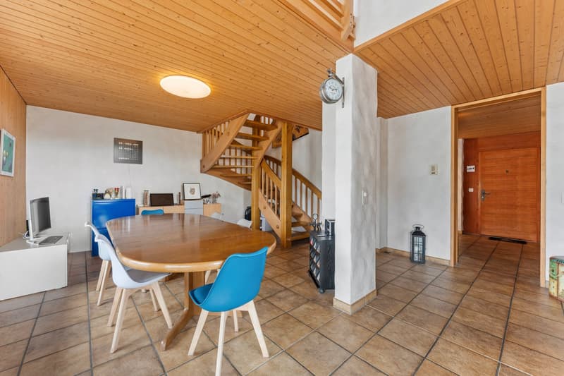 Grosszügige 5.5-Zimmer-Maisonettewohnung mit Cheminée und Weitsicht (6)