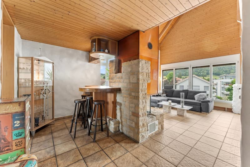 Grosszügige 5.5-Zimmer-Maisonettewohnung mit Cheminée und Weitsicht (8)