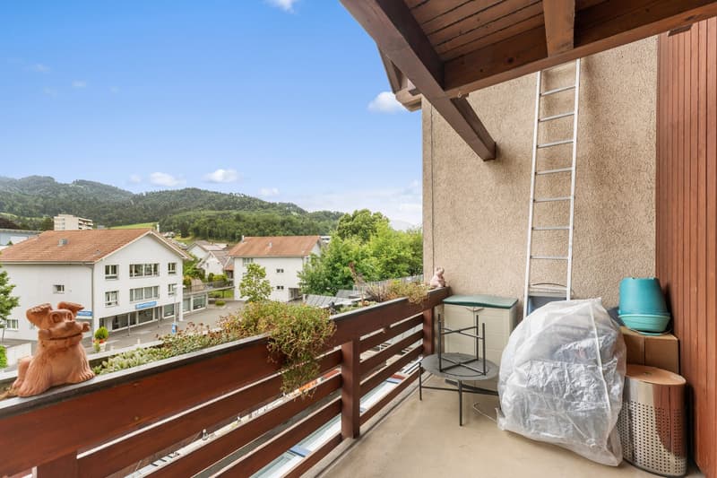 Grosszügige 5.5-Zimmer-Maisonettewohnung mit Cheminée und Weitsicht (9)
